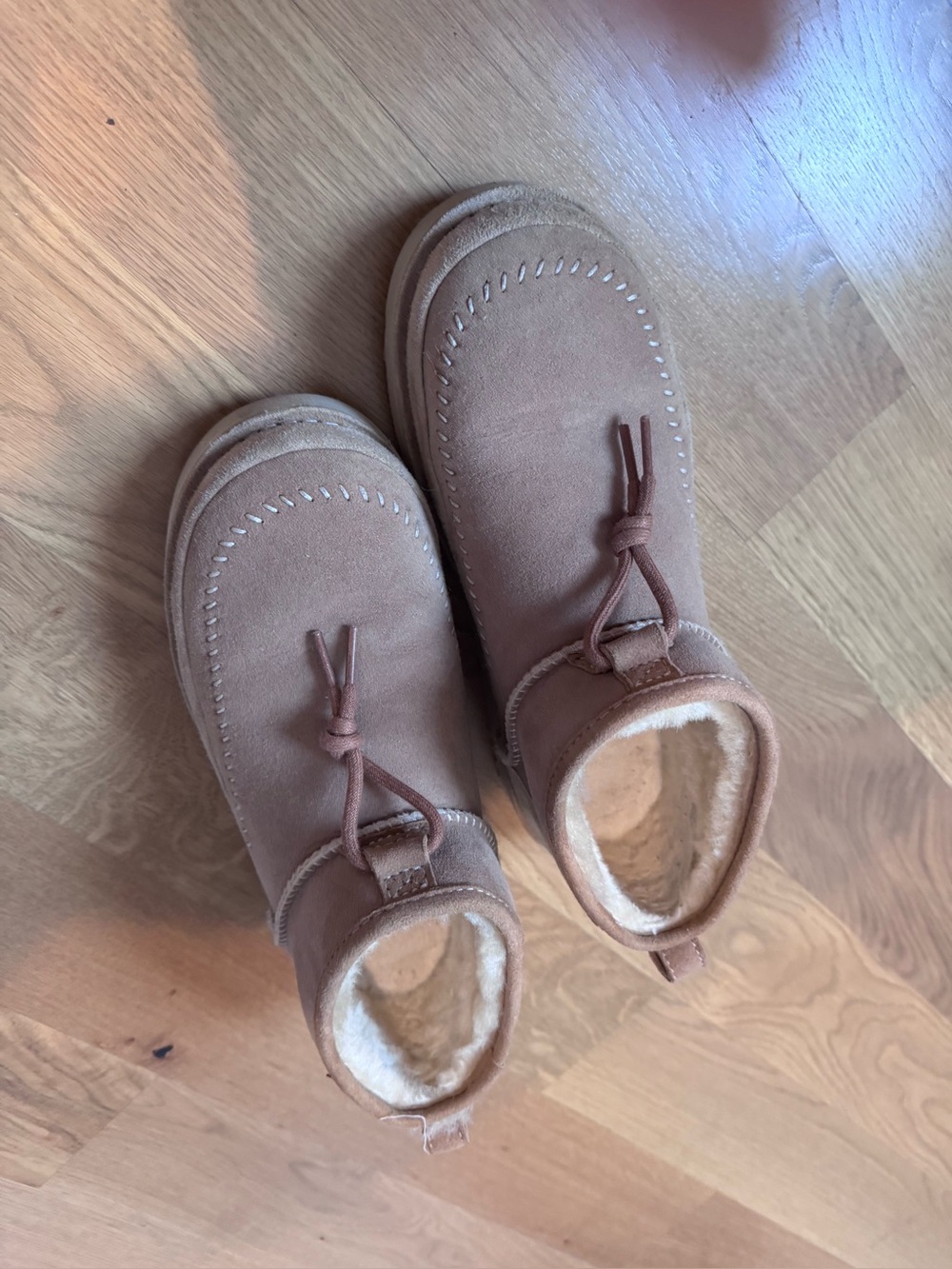 UGG women’s Chestnut Suede Moccasin Booties